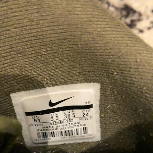 Nike Air Force One Olive US 8 - Picture 2 of 5